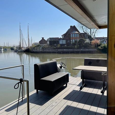 Waterfront Houseboat Near The Centre Hotel Monnickendam Exterior photo
